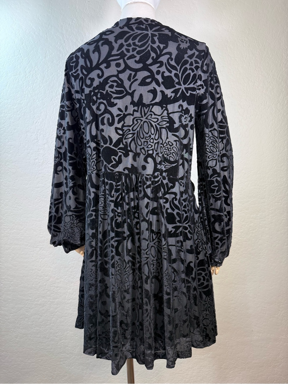 Urban Outfitters Free People Velvet Burnout Black Floral Mini Dress Size Medium - Picture 5 of 16